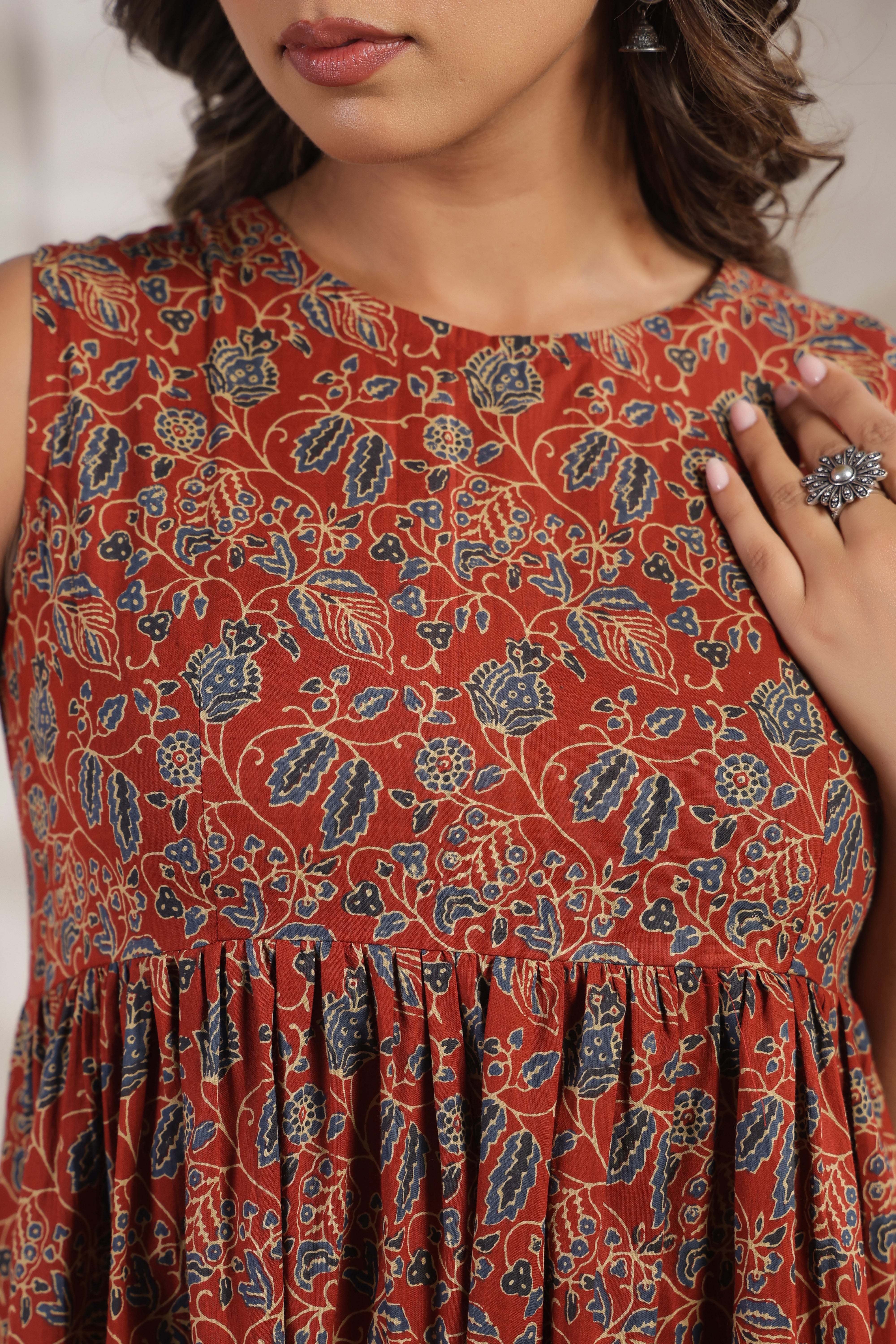 Maroon Floral Printed Sleeveless Cotton Kurti