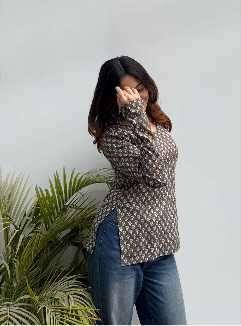 Dhwani Straight Sleeves Kurti