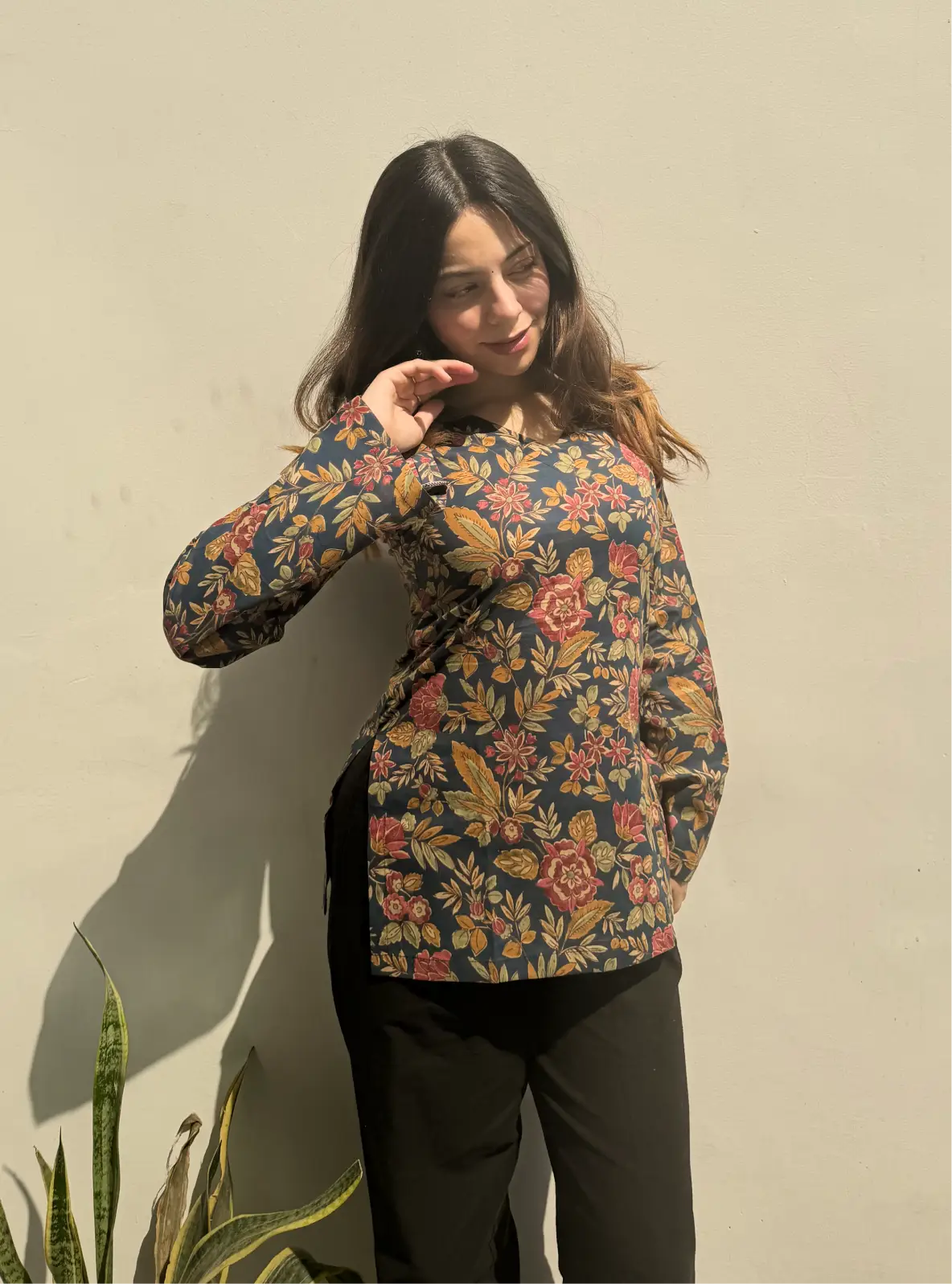Gumshuda Bell Sleeves Kurti