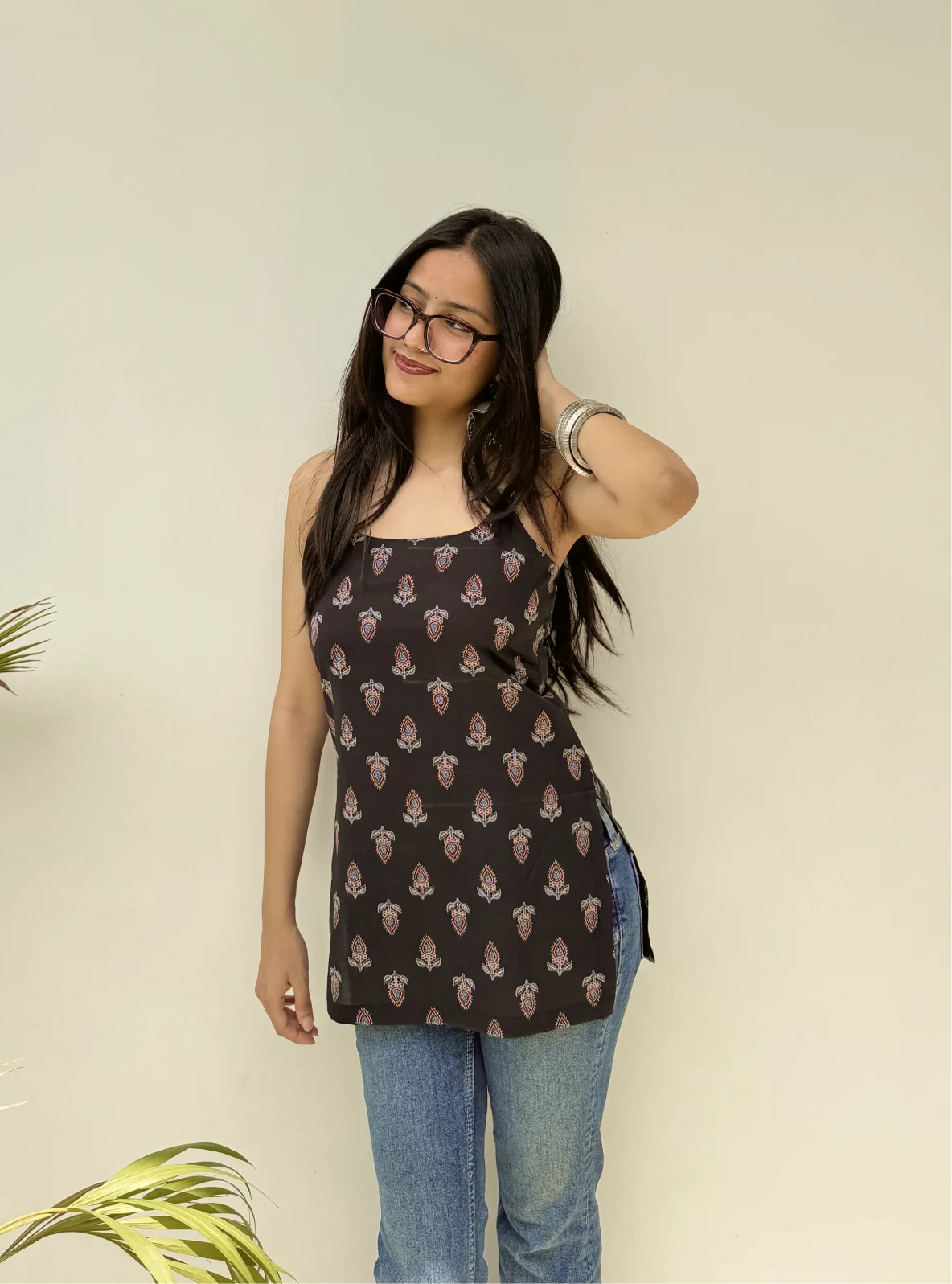 Saaz Short Sleeveless Kurti
