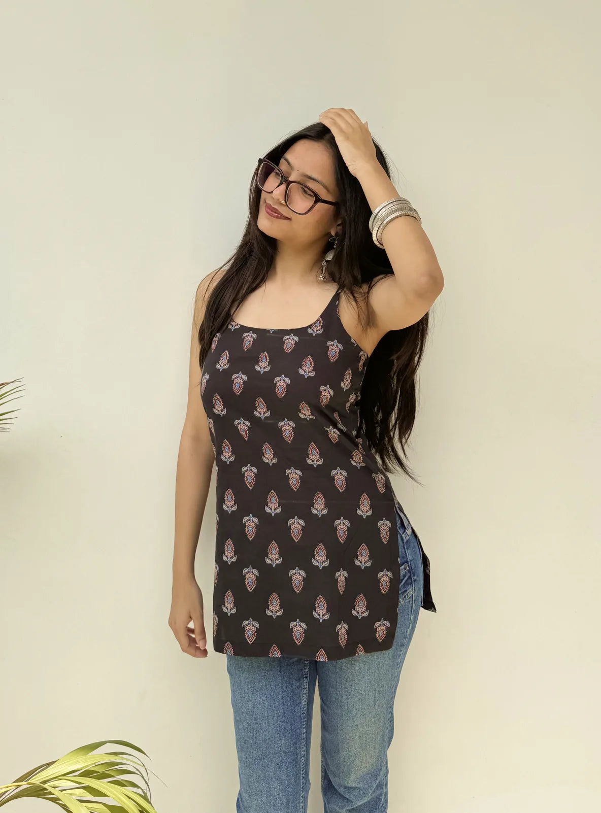Saaz Short Sleeveless Kurti