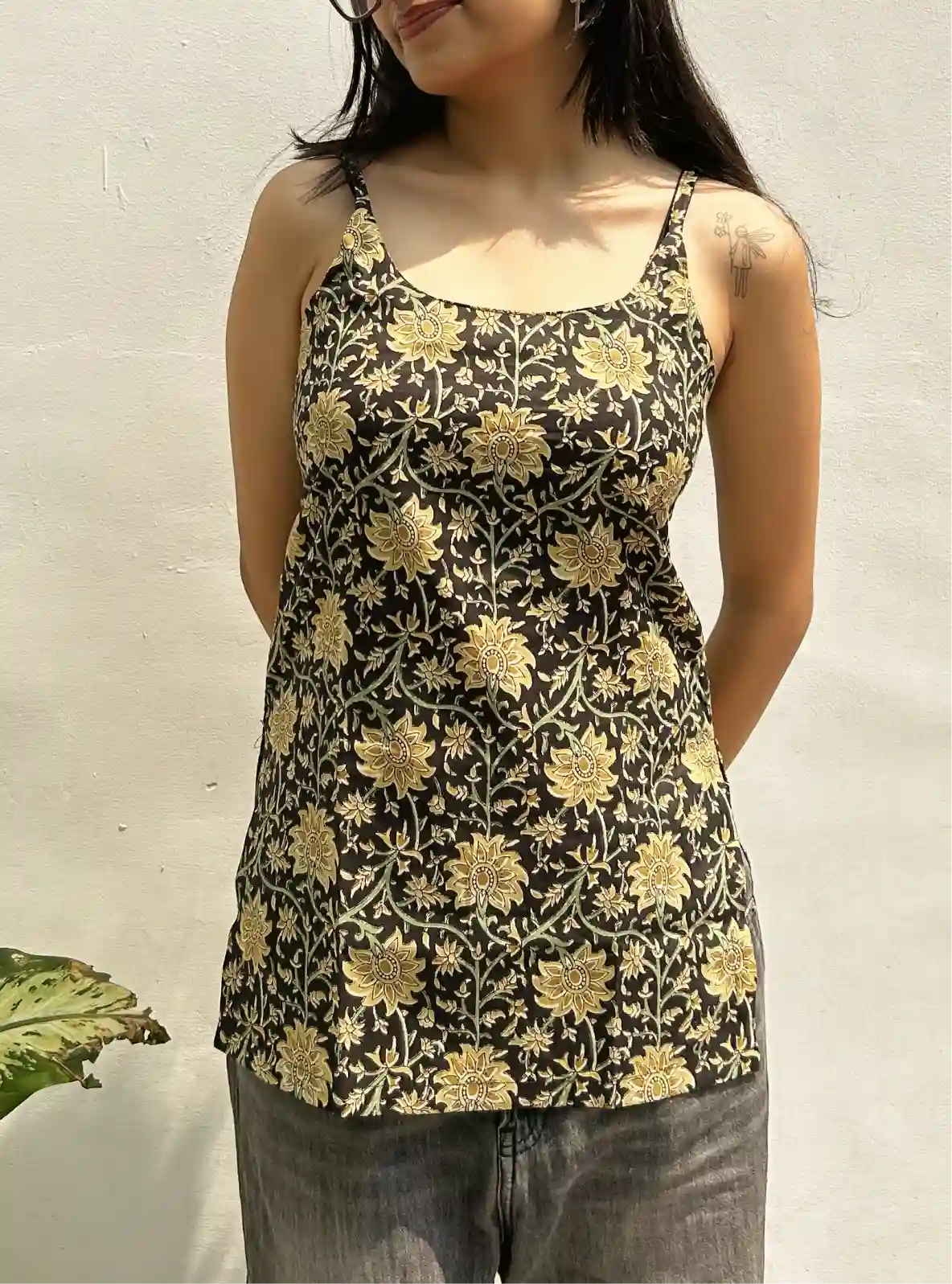 Tanvi Short Sleeveless Kurti
