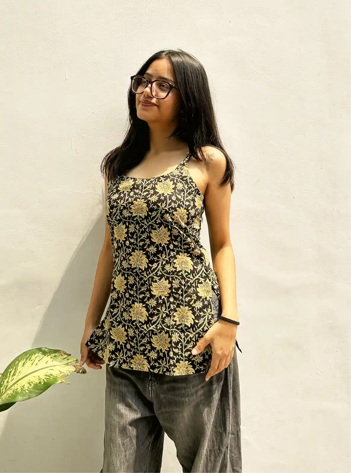 Tanvi Short Sleeveless Kurti