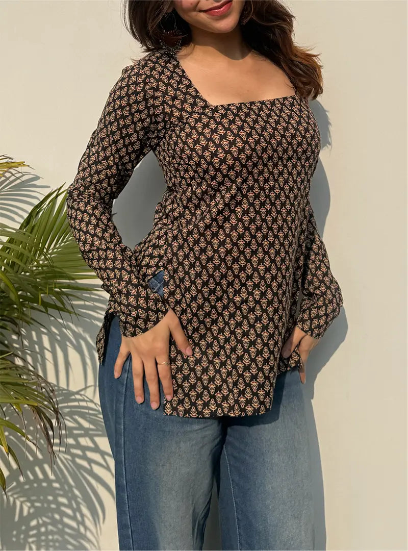 Muddut Square Neck Kurti