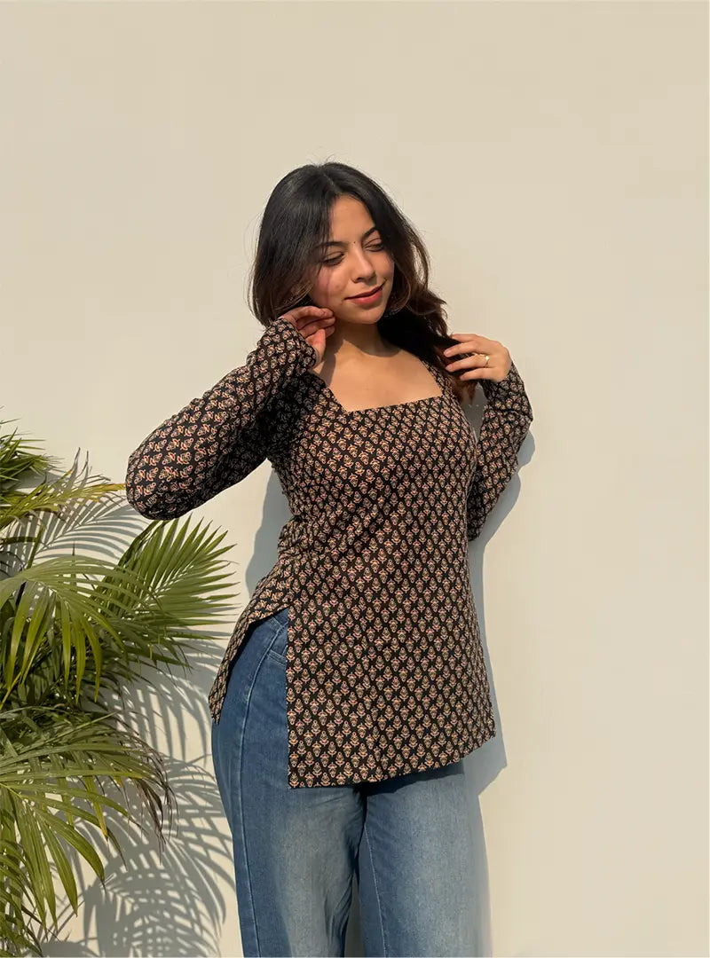 Muddut Square Neck Kurti
