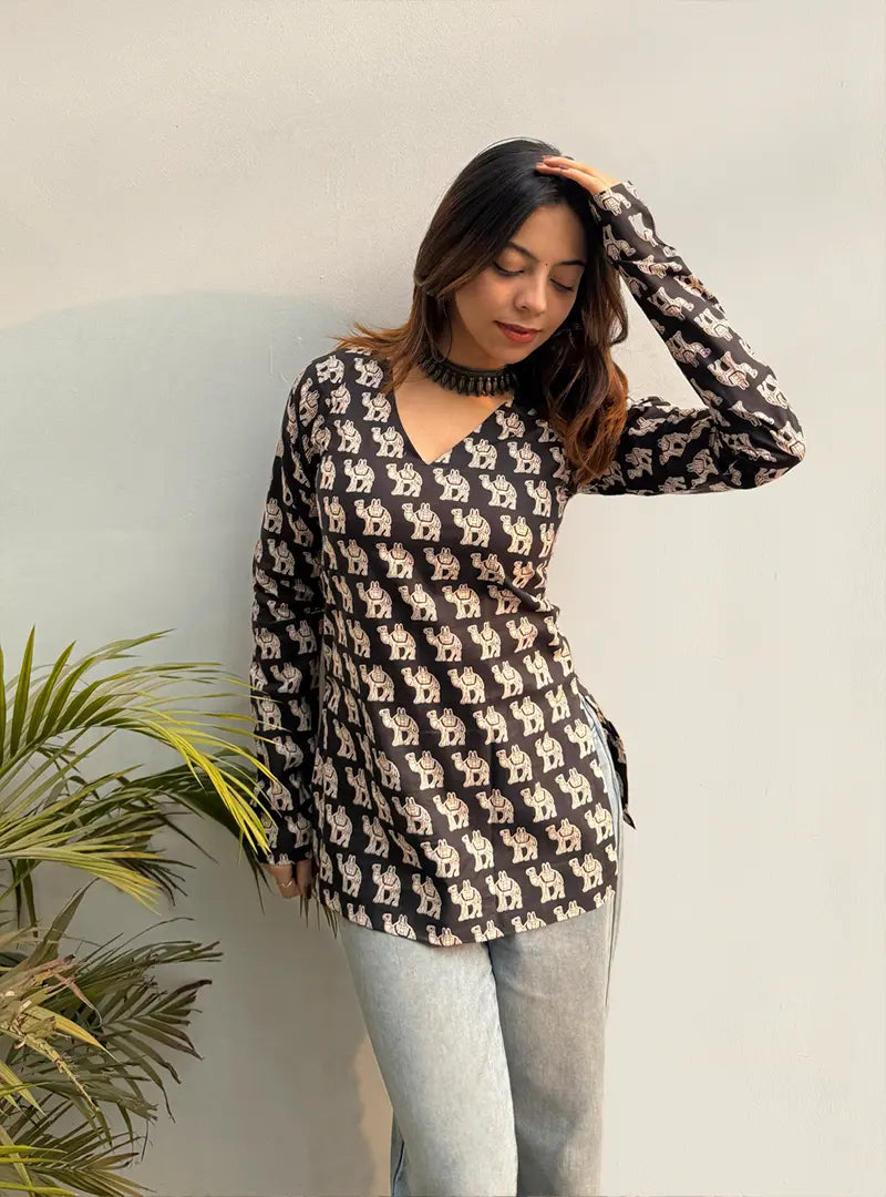 Carvaan Straight Sleeves Kurti