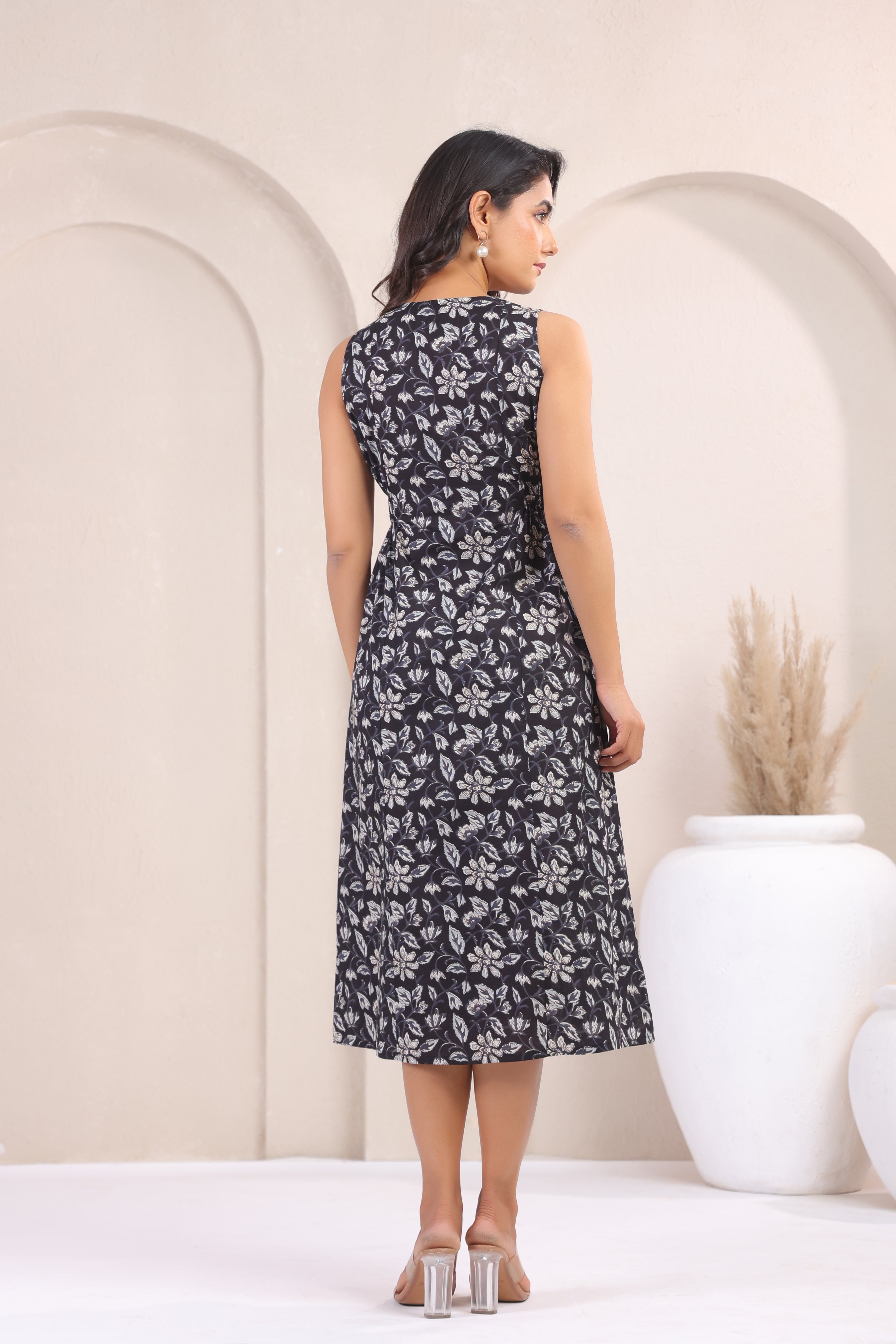 Black Floral Printed Sleeveless Midi Dress