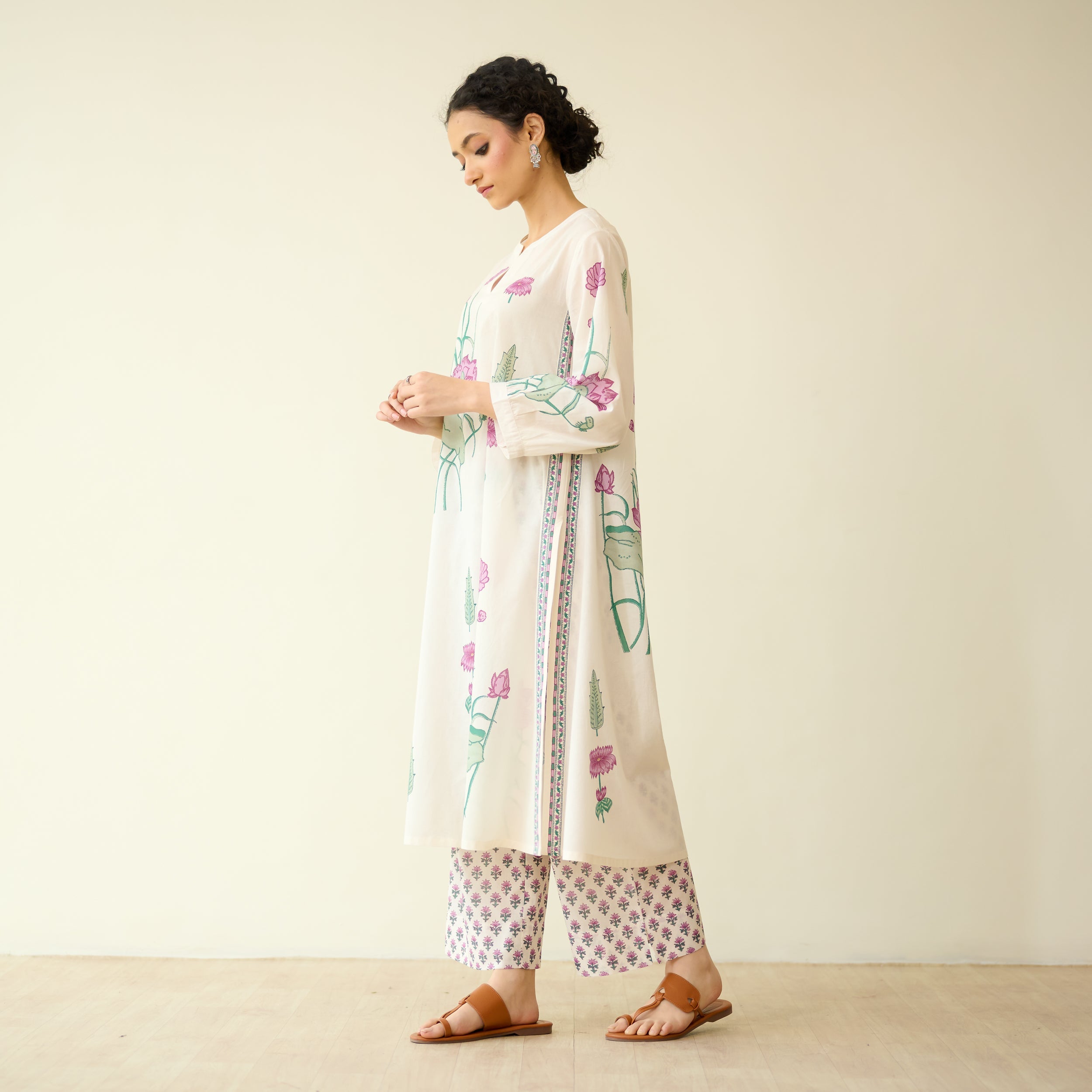 Lotus Bloom Mulmul Cotton Kurta Set - Lilac