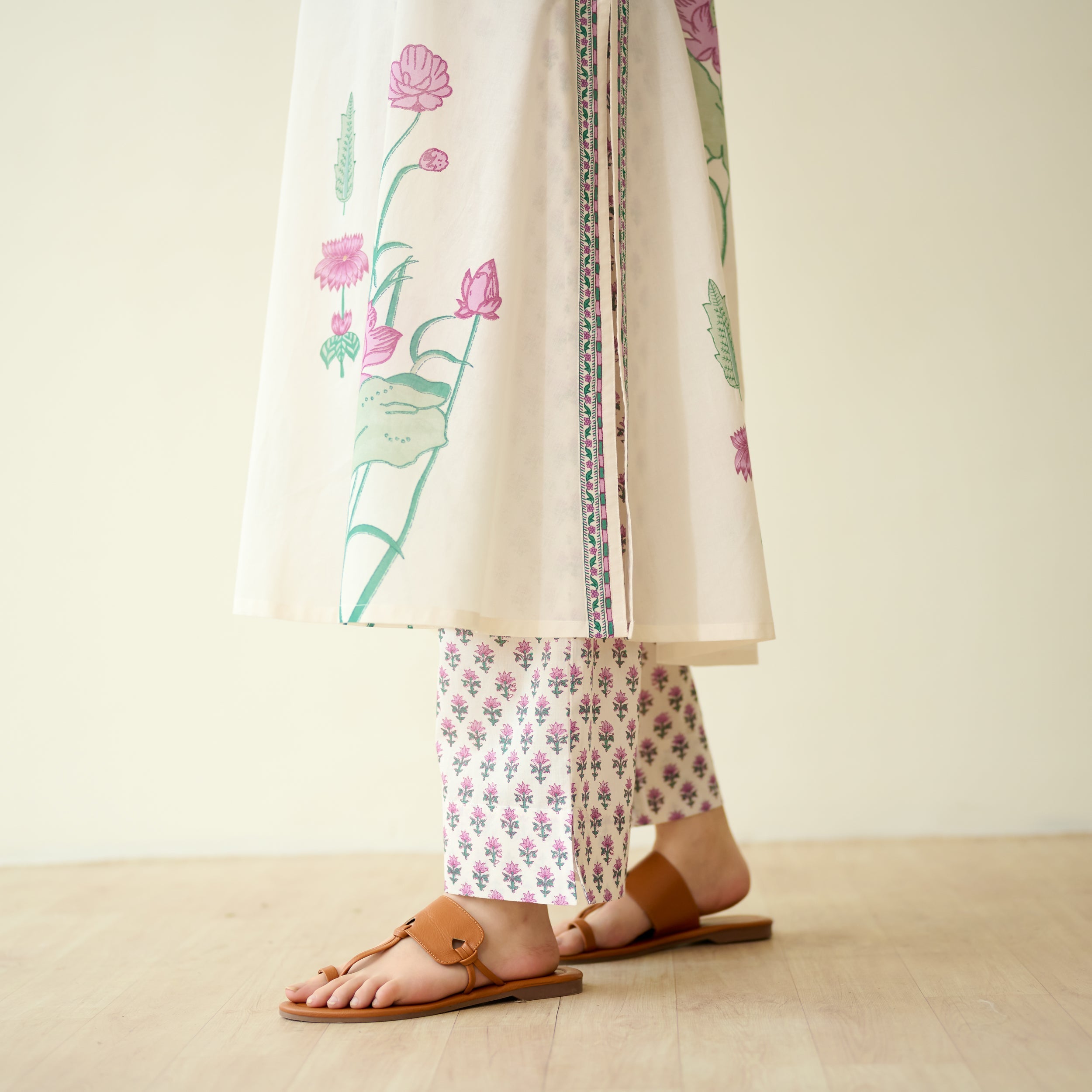 Lotus Bloom Mulmul Cotton Kurta Set - Lilac