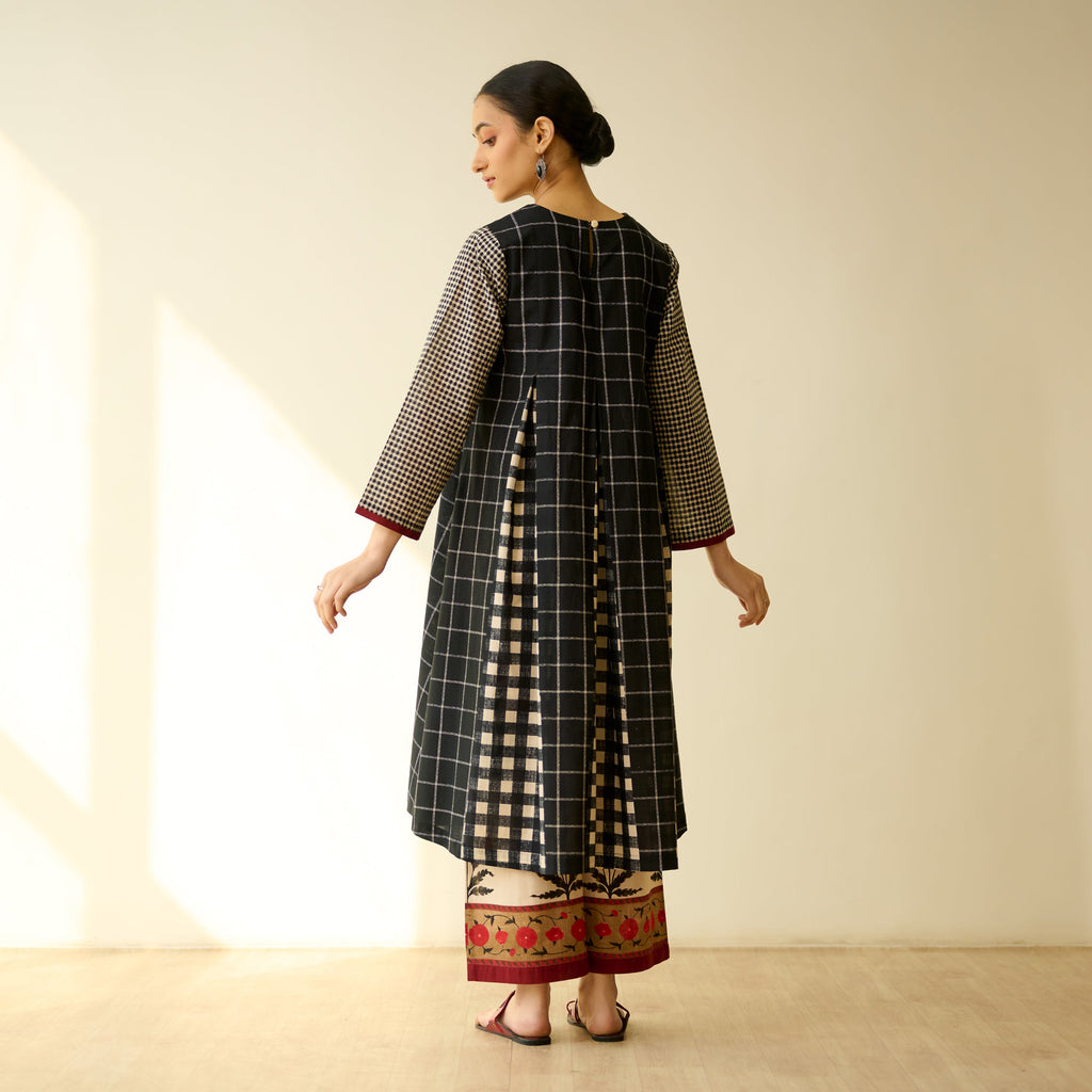 Pattern Play Fine Slub Cotton Kurta Set - Black