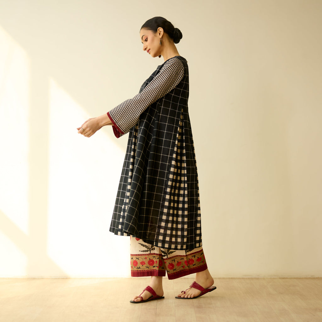 Pattern Play Fine Slub Cotton Kurta Set - Black