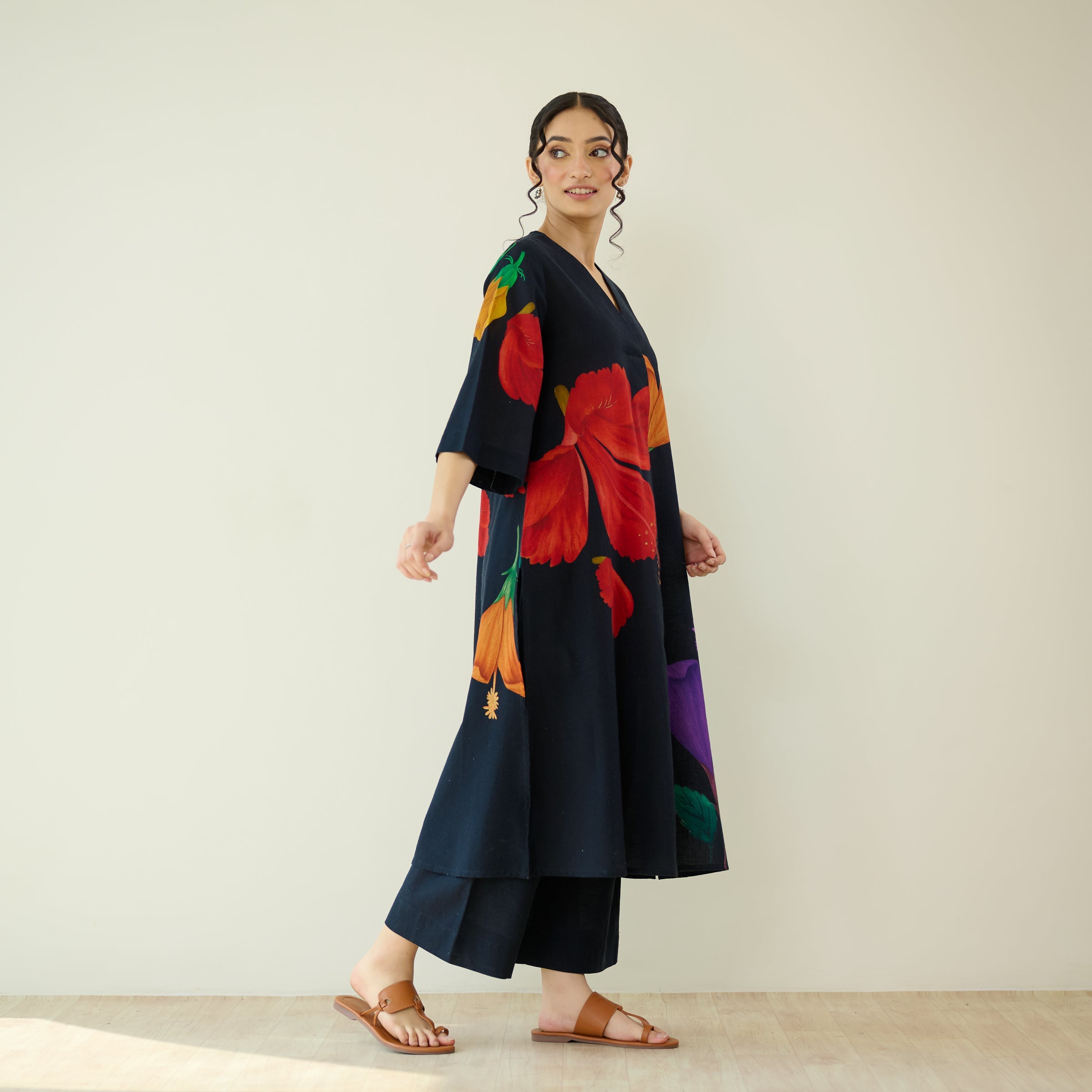 Hibiscus Slub Cotton Kurta Set - Black